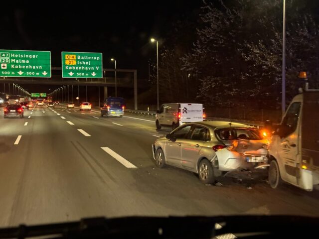 Motorvejsuheld skaber lange køer