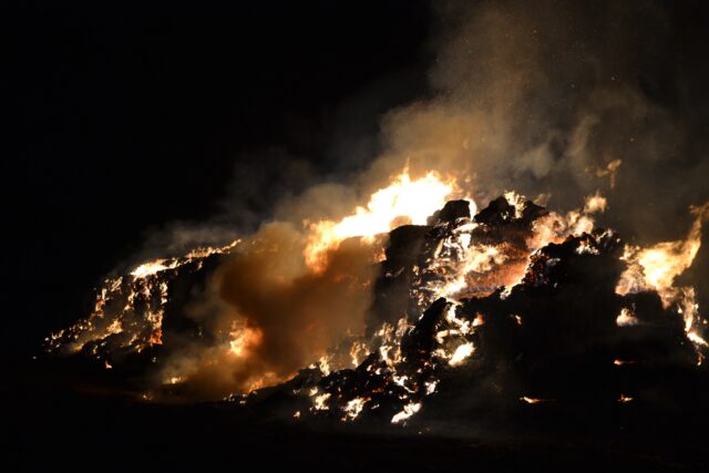 Brand vækker bekymring: Røg kunne ses fra flere byer