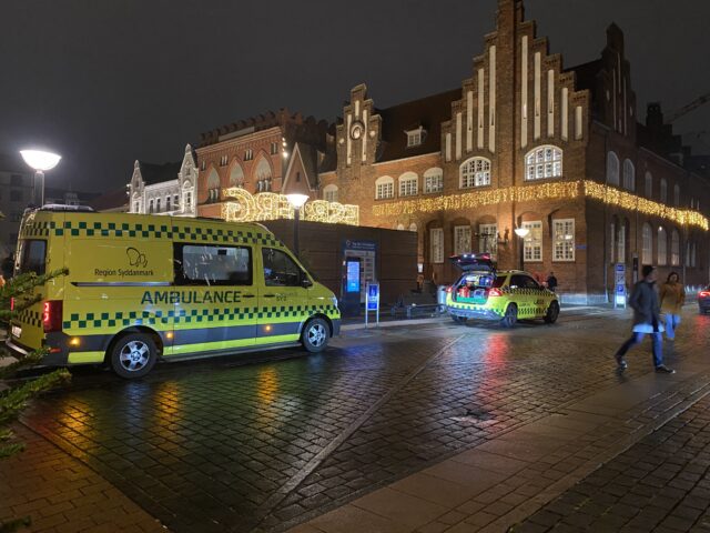 Ambulance og akutlæge rykker ud til skøjtebane