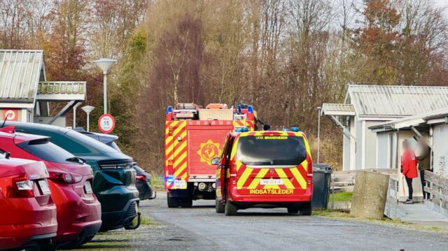 Brandvæsenet rykker ud til Røde Kors i Jelling