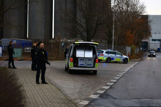 Trusselssituation i Netto: Politi massivt til stede med automatvåben