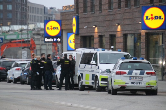 Hjemløs røver Lidl med våben