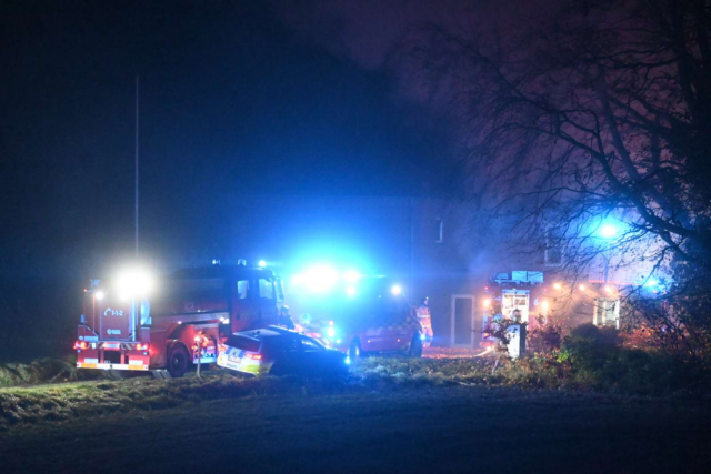 Masser af udrykning til stor gårdbrand