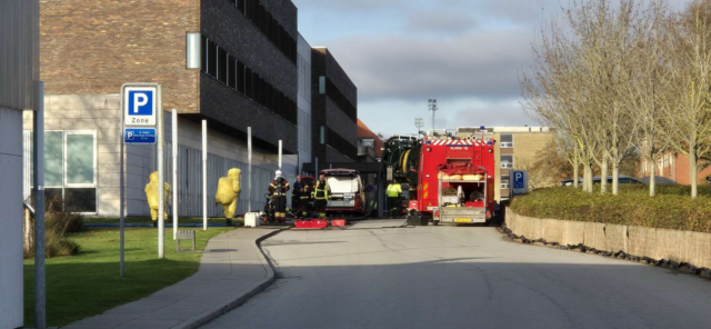 Stor udrykning: Område spærret af ved hospital