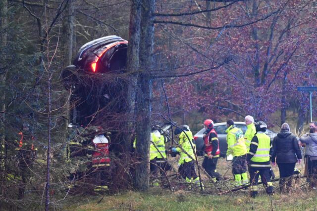 Lægehelikopter lander ved voldsomt uheld på hovedvej