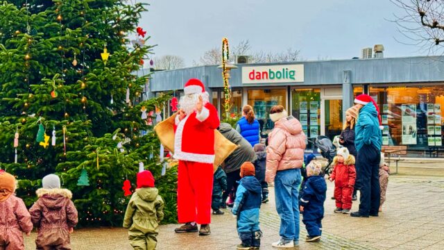 Dagplejebørn spreder julestemning på Torvet i Børkop