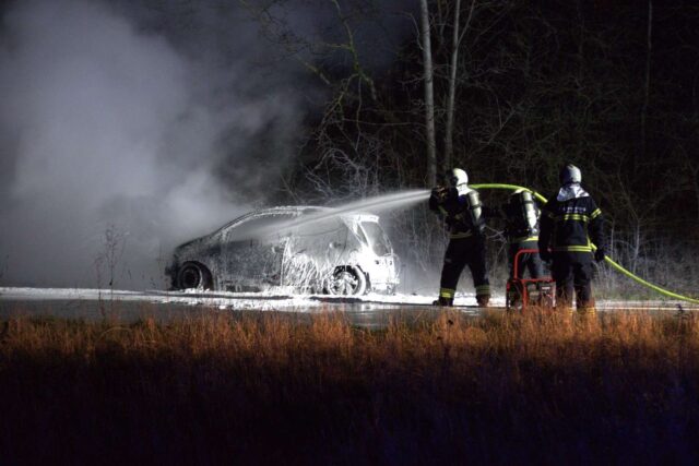 Bil udbrændt: Overtændt ved ankomst