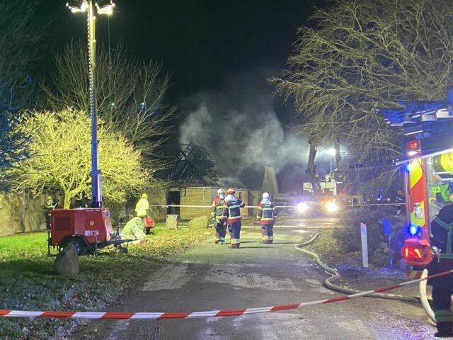 4000 grise fanget i voldsom brand