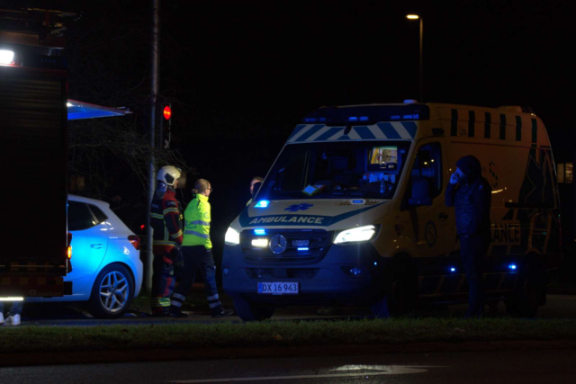 Bilbrand brudt ud: Ambulance til stede