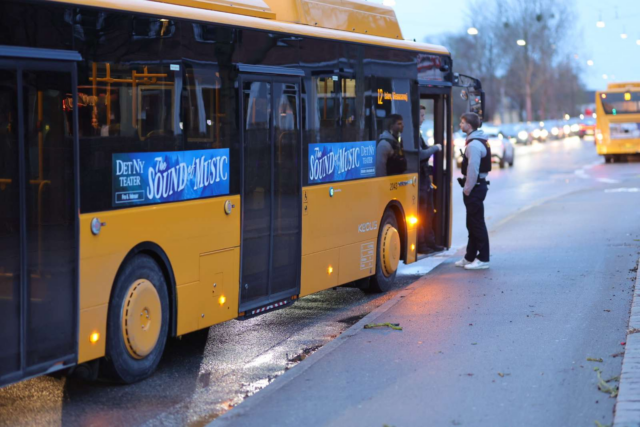 Meldinger om alvorligt uheld: Cyklist ramt af bus