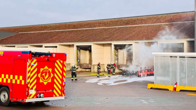 Brand bryder ud ved Rema 1000-lager