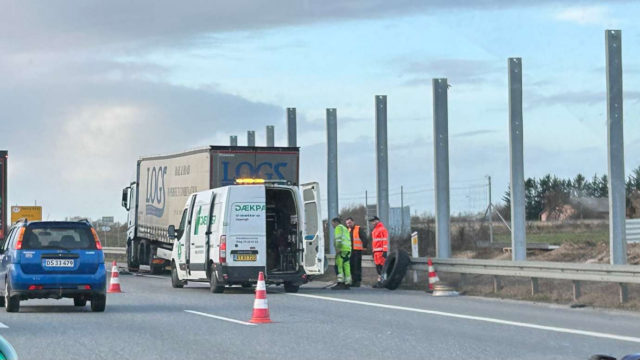 Spor spærret ved motorvejen