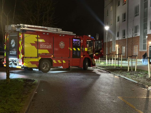 Brandvæsenet rykker ud til stort lejlighedskompleks