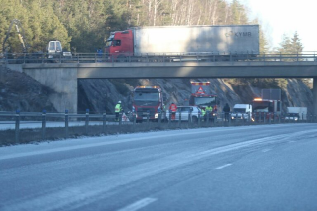 Redningsfolk overser døde børn i udbrændt bil