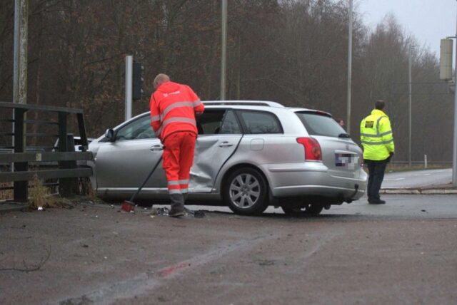 Farum: To personbiler i sammenstød