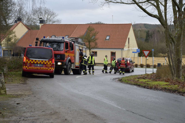 Ans: Brandvæsenet rykker ud til anmeldese