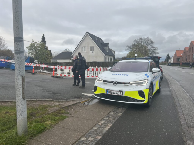 Voldsomt overfald på tankstation: Teenager sparker offer i hovedet flere gange