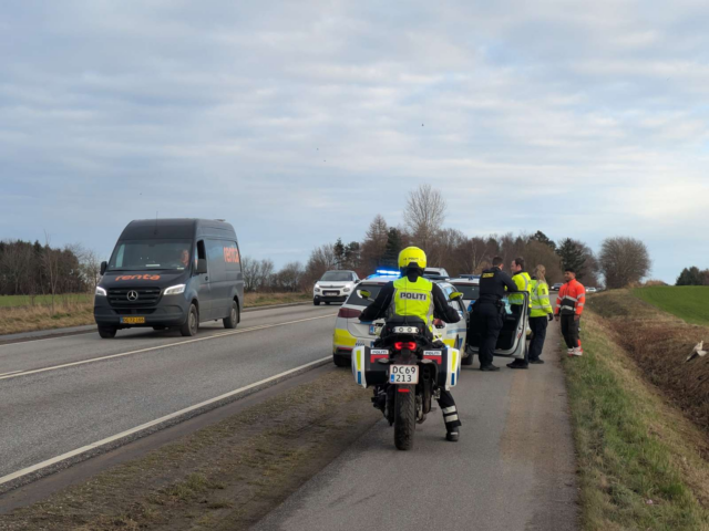 Politiet rykker ud til færdselsuheld