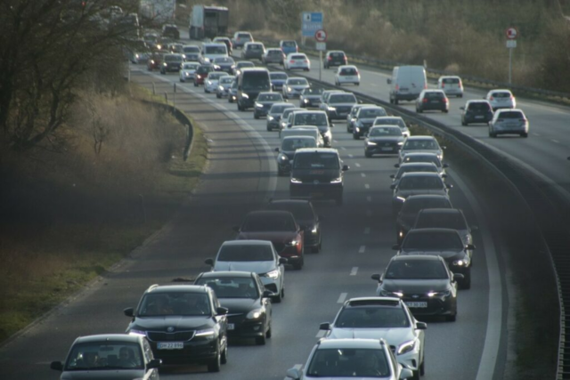 To uheld på kort tid: 30 minutter forlænget rejsetid på motorvej