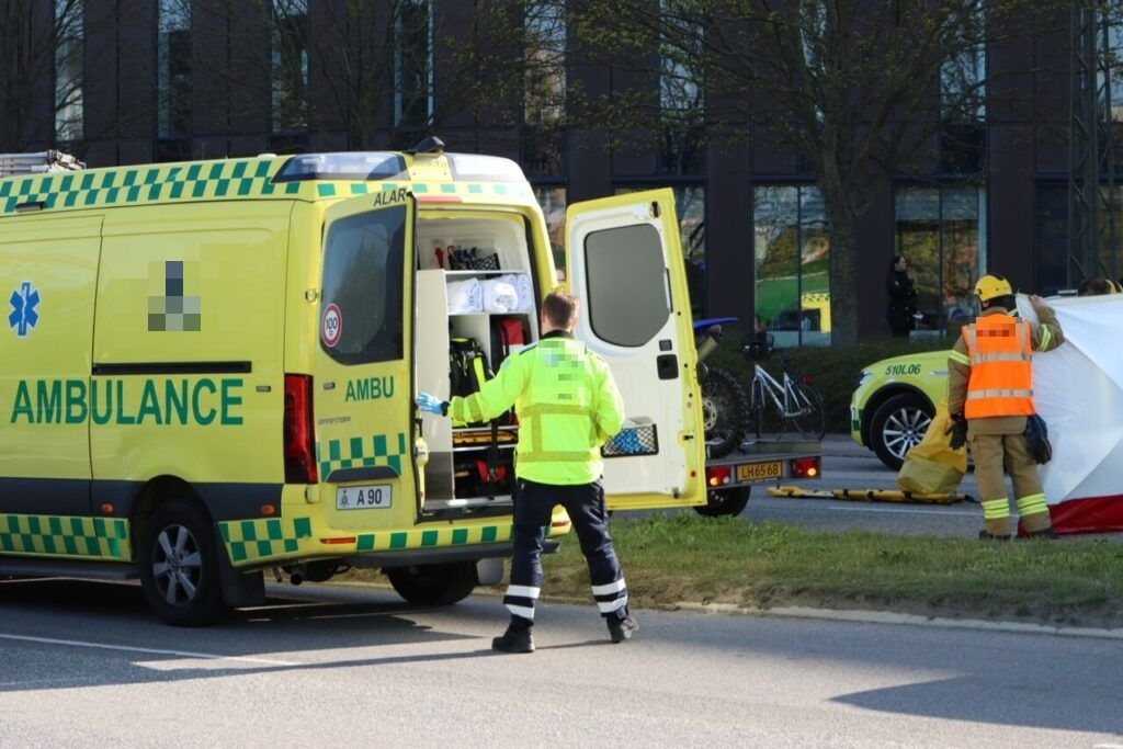Kvinde trafikdræbt i stort kryds