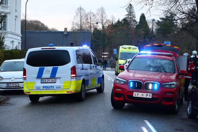 Kraftig brand i ejendom: Flere opgange evakueret