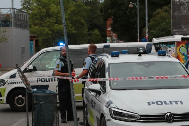 Ung mand i kritisk tilstand: Stukket ned i kiosk