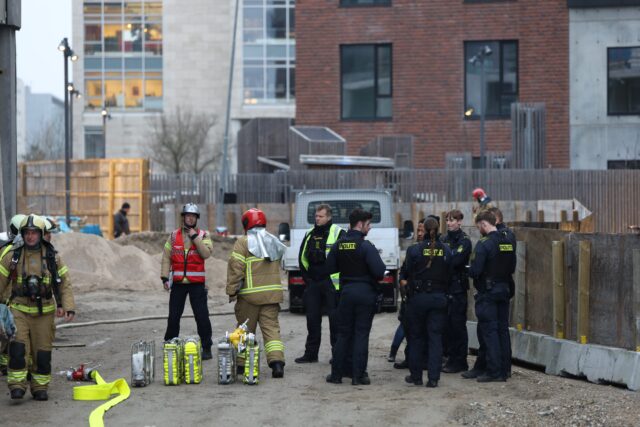 Massiv udrykning haster til højhus