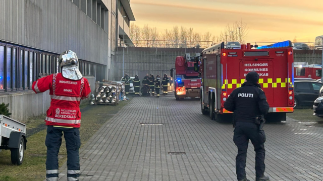 Rykker ud til nedlagt sygehus: ‘Brandslangerne er rullet ud’