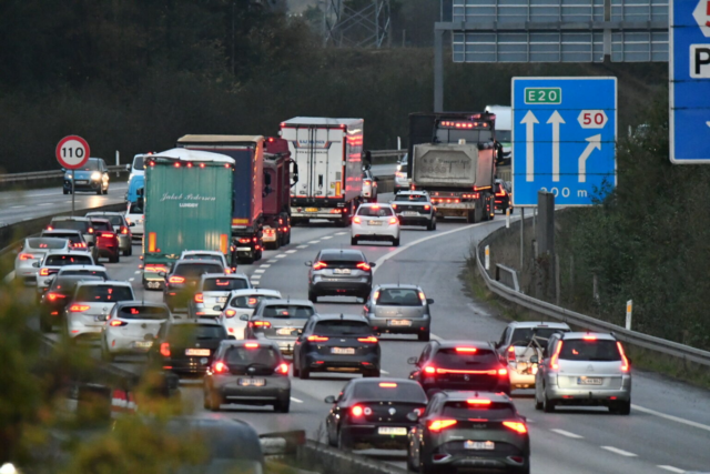 Chok på motorvej lige nu: Røgmaskine skaber livsfare