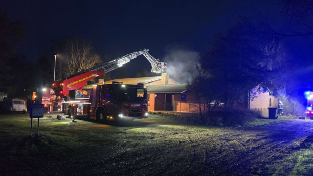 Fårvang: Brand bryder ud i hus