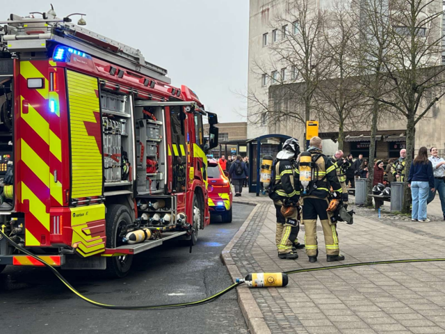 Brand i Føtex i butikscenter: Massiv udrykning