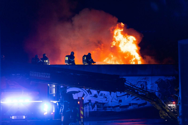 Massiv indsats ved flammehav i København