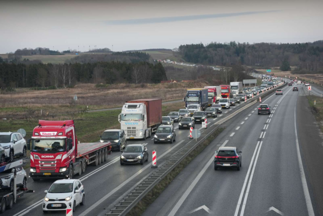 Uheld skaber massiv kø på motorvej