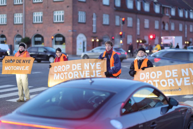 Kaos i København: Nødbremsen spærrer igen for trafikken