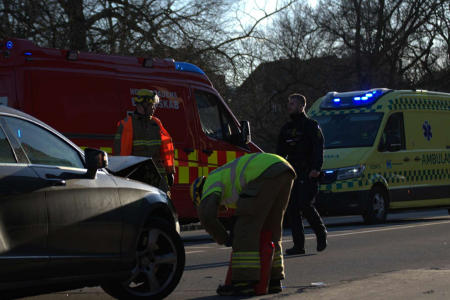 Ambulance fremme i København: Alvorligt sammenstød