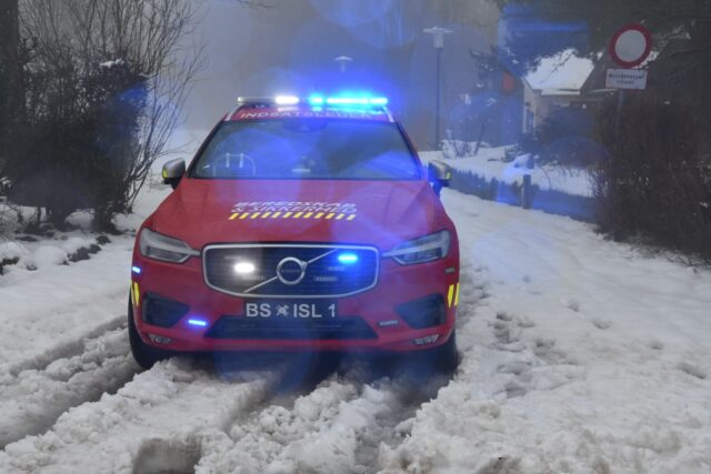 Køer fanget i sammenstyrtet bygning