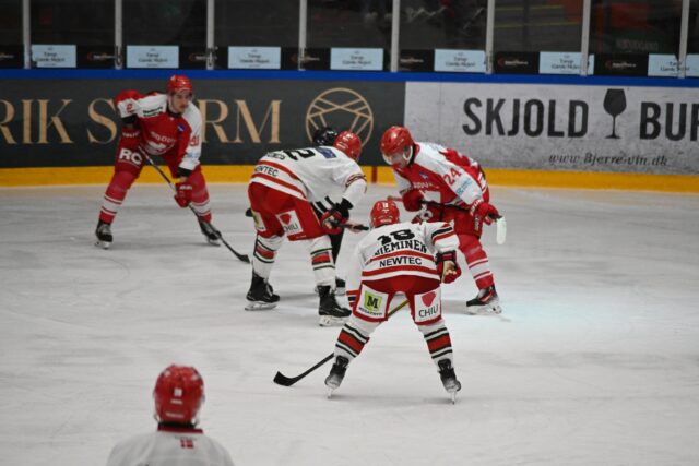 Ishockey galleri: Odense smadrer Rødovre på hjemmebanen