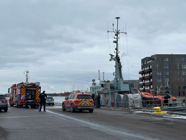 Meldinger om brand på dansk krigsskib