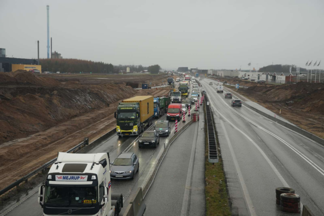 Uheld spærrer frakørsel: Trafikken omdirigeres