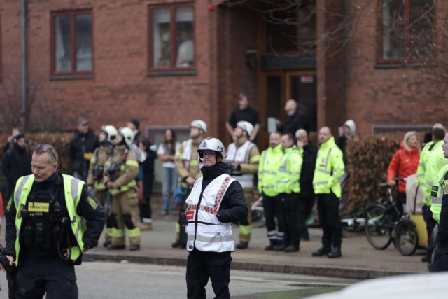 Stor udrykning haster ud: Drone sat op midt på Amager