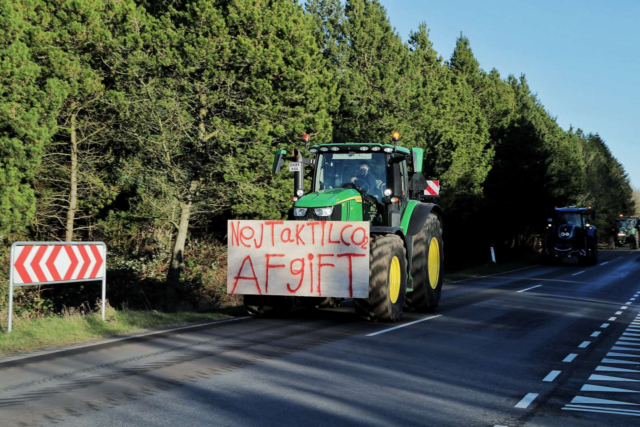 Traktordemonstration fylder på vejene