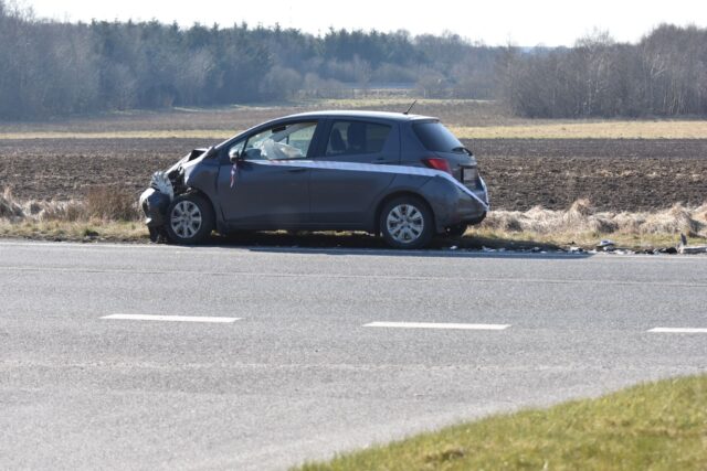 Banker op i bagenden på Suzuki: Hjulkapslen sidder fast i kølerhjelmen