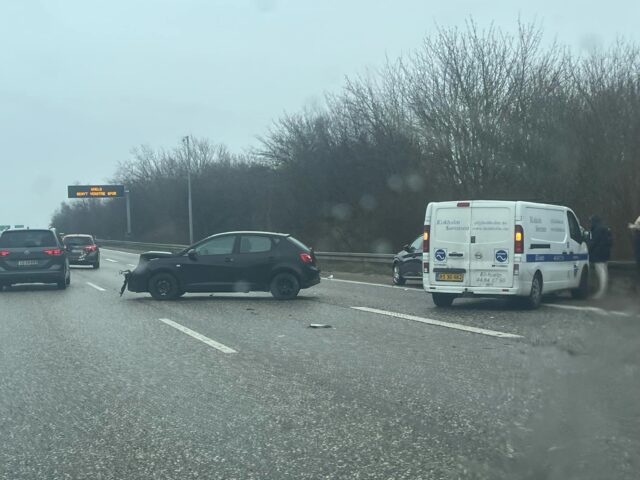 Færdselsuheld rammer Hillerødmotorvejen