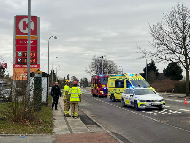 En er kørt på traumecenter: Voldsom kørsel skaber grimt uheld