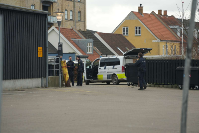 Politiet afspærrer ved Netto: Nu er der nyt i sagen