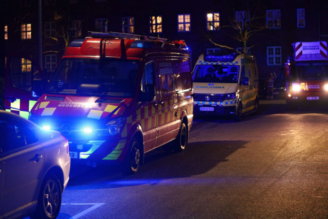 Ambulance ankommer efter hændelse på Frederiksberg