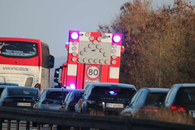 Op til en times forlænget rejsetid: Uheld blokerer for trafikken