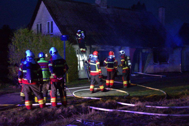 Fyn: Store flammer hærger landejendom