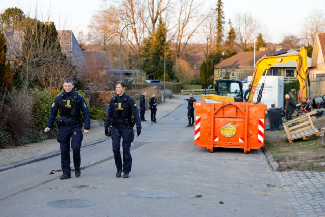 Herlev: Sirener overdøver roen i villakvarter – haster afsted mod håndværkere