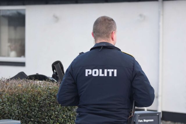 71-årig mand voldtager mentalt retarderet mand igen og igen og igen